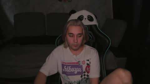 pohyi_ online show from March 13, 3:54 am