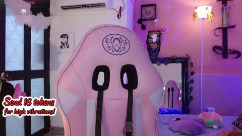 poison_liv online show from April 24, 1:24 pm
