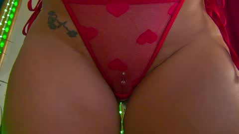 poison_milf_ online show from June 13, 4:12 am