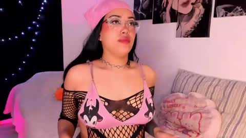 Willow                      Hours 12pm to 630pm Colombian time FRIDAY AND SUNDAY FREE DAYS online show from February 13, 9:50 pm