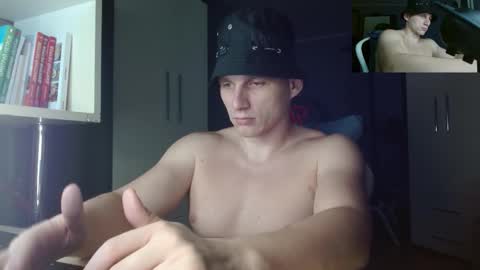 Poliglot online show from December 1, 7:45 pm