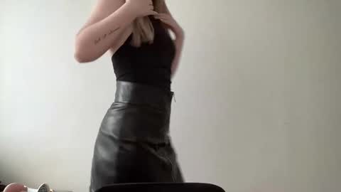 polishangel222 online show from April 28, 2:21 pm