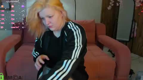 Polly online show from June 20, 1:23 am