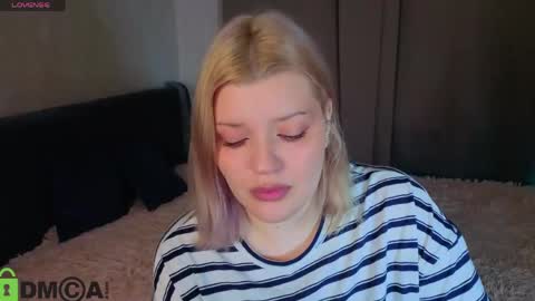Polly online show from May 3, 1:11 am