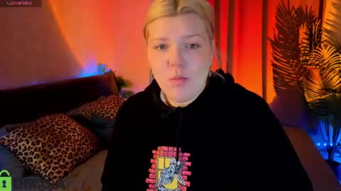 Polly online show from June 28, 1:01 am