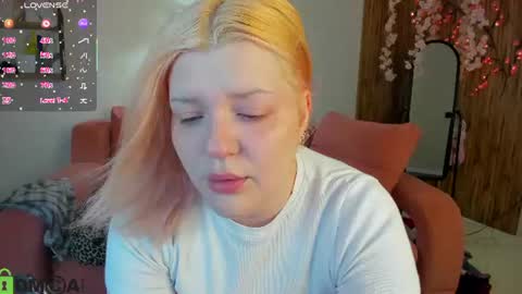 Polly online show from June 19, 1:22 am