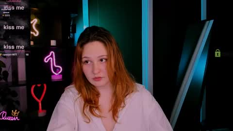 polly_cute1 online show from April 23, 2:52 am