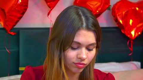 Snapshot of pollylanders chatting on February 15, 2:04 am Polly online show from February 15, 2:04 am