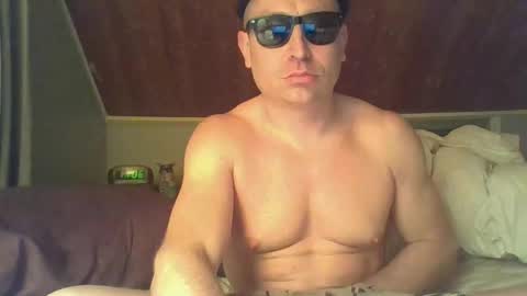 poppawheelie1234 online show from February 4, 4:05 am