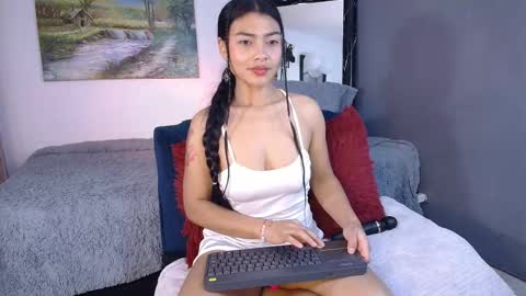 Sweet Poppy online show from March 2, 11:53 pm