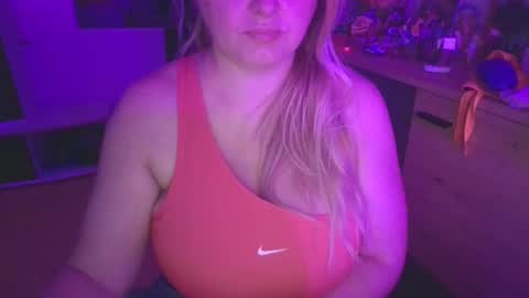 MelissOfficial online show from December 20, 6:37 pm