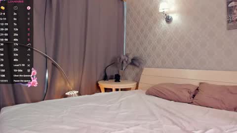 Elizabeth online show from April 26, 1:42 pm