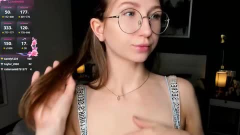Snapshot of portia_bubbles chatting on October 17, 8:13 pm Elizabeth online show from October 17, 8:13 pm
