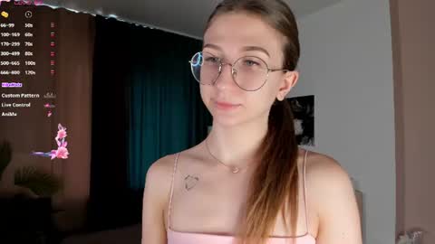 Elizabeth online show from August 2, 9:11 am