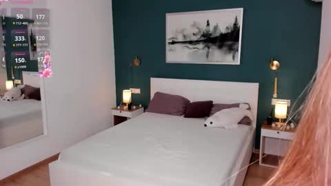 Elizabeth online show from November 20, 7:33 pm