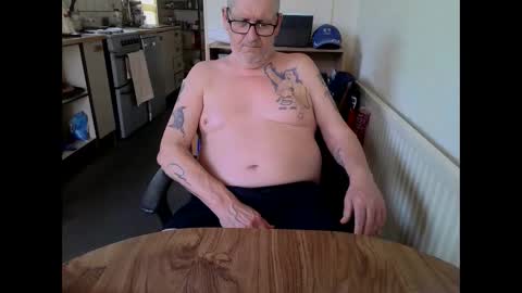 poshman65 online show from May 25, 9:15 am