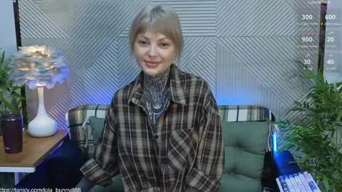 Lola online show from May 2, 5:13 am