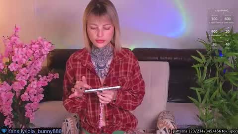 Snapshot of powerrr_ chatting on September 28, 5:16 am Lola online show from September 28, 5:16 am