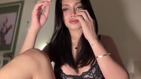 Snapshot of precious_amber69 chatting on February 10, 10:51 pm Oh my Amber online show from February 10, 10:51 pm