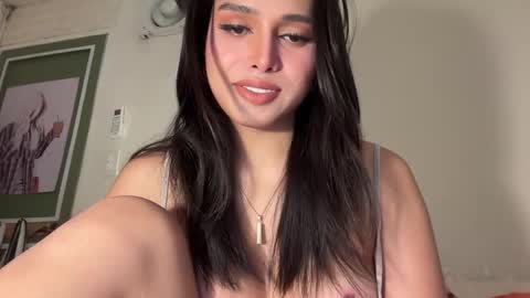 Snapshot of precious_amber69 chatting on December 2, 11:13 pm Oh my Amber online show from December 2, 11:13 pm