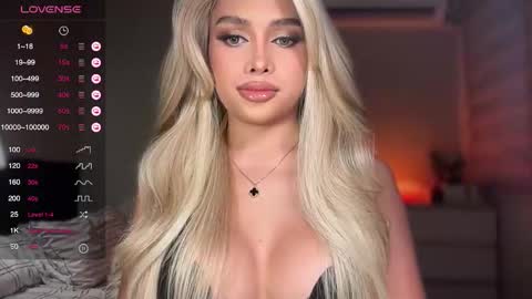 Snapshot of precious_amber69 chatting on October 4, 1:58 am Oh my Amber online show from October 4, 1:58 am