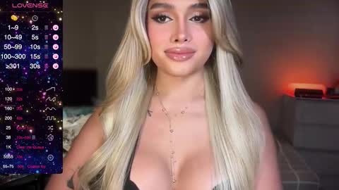 Snapshot of precious_amber69 chatting on October 13, 10:56 pm Oh my Amber online show from October 13, 10:56 pm