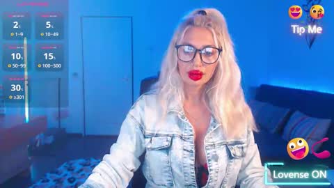 Victoria online show from November 22, 7:01 pm