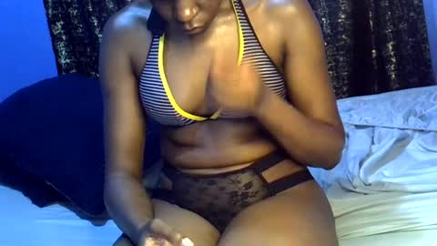 pretty_daniella online show from July 10, 9:36 am
