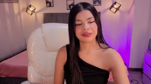 pretty online show from August 5, 1:46 am