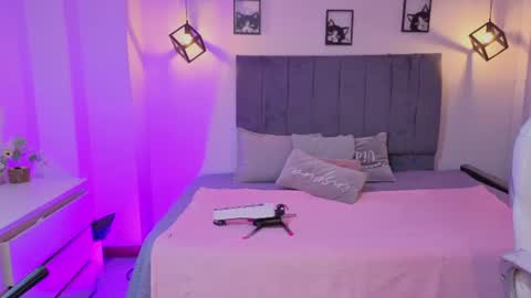 pretty online show from June 10, 4:23 am
