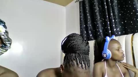 pretty luv1 online show from February 11, 8:12 pm