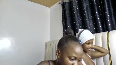 pretty luv1 online show from March 11, 9:40 pm