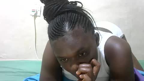 pretty_melan online show from March 17, 7:52 pm