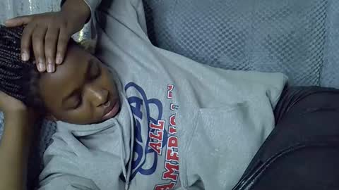 pretty_petite24 online show from March 10, 1:04 pm