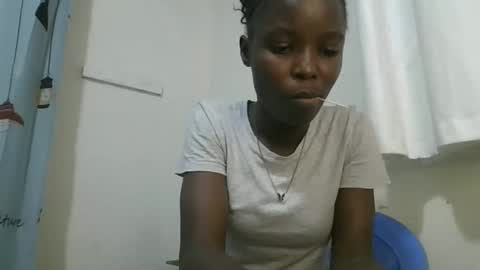 pretty_petite_ebony online show from January 12, 6:37 pm
