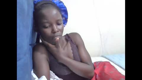 pretty_petite_ebony online show from April 29, 6:46 pm