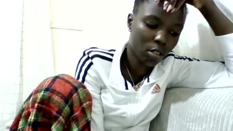 pretty_petite_ebony online show from July 25, 11:35 pm