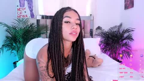 Snapshot of pretty_pettite chatting on February 13, 5:54 pm pretty_pettite online show from February 13, 5:54 pm