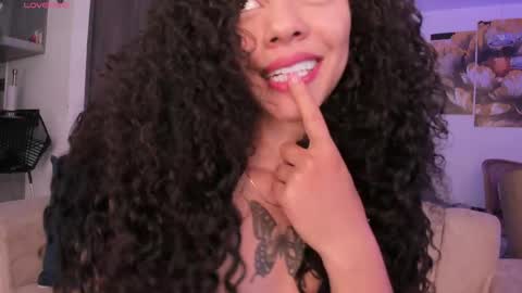 pretty_pettite online show from May 7, 9:21 pm