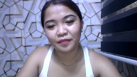 pretty_pharsa online show from June 28, 8:32 am
