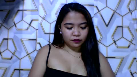 pretty_pharsa online show from June 14, 2:24 am