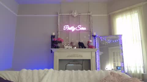 Pretty Sara online show from July 10, 5:39 pm