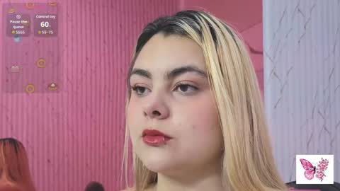 pretty_tay online show from May 28, 11:41 am