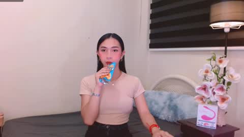 prettyakhira online show from January 12, 12:45 pm