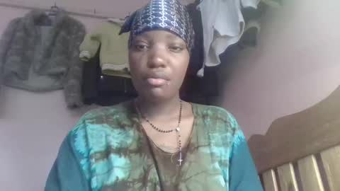 pretty online show from March 25, 11:39 am