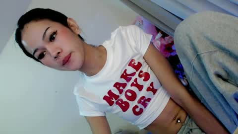 prettybadbitch28 online show from July 4, 1:15 pm
