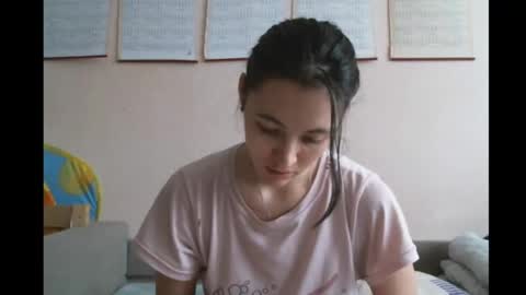 Snapshot of prettybella_7 chatting on January 28, 9:51 am Bella online show from January 28, 9:51 am