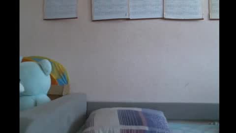 Snapshot of prettybella_7 chatting on February 26, 10:05 am Bella online show from February 26, 10:05 am
