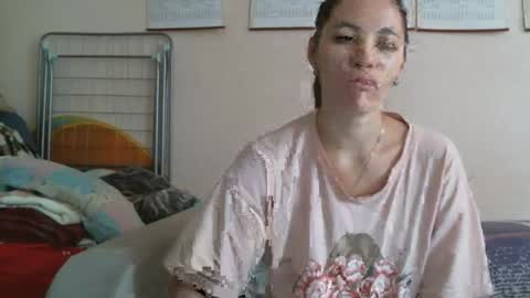 Snapshot of prettybella_7 chatting on September 28, 5:05 am Bella online show from September 28, 5:05 am