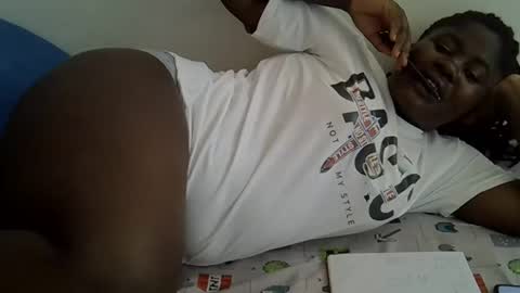 prettybooty1 online show from November 3, 8:59 am